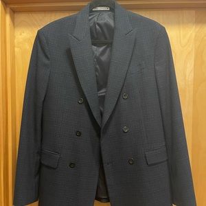 Zara sport coats. Firm fitting. I’m 6’2 170Ibs jackets are 38-40R